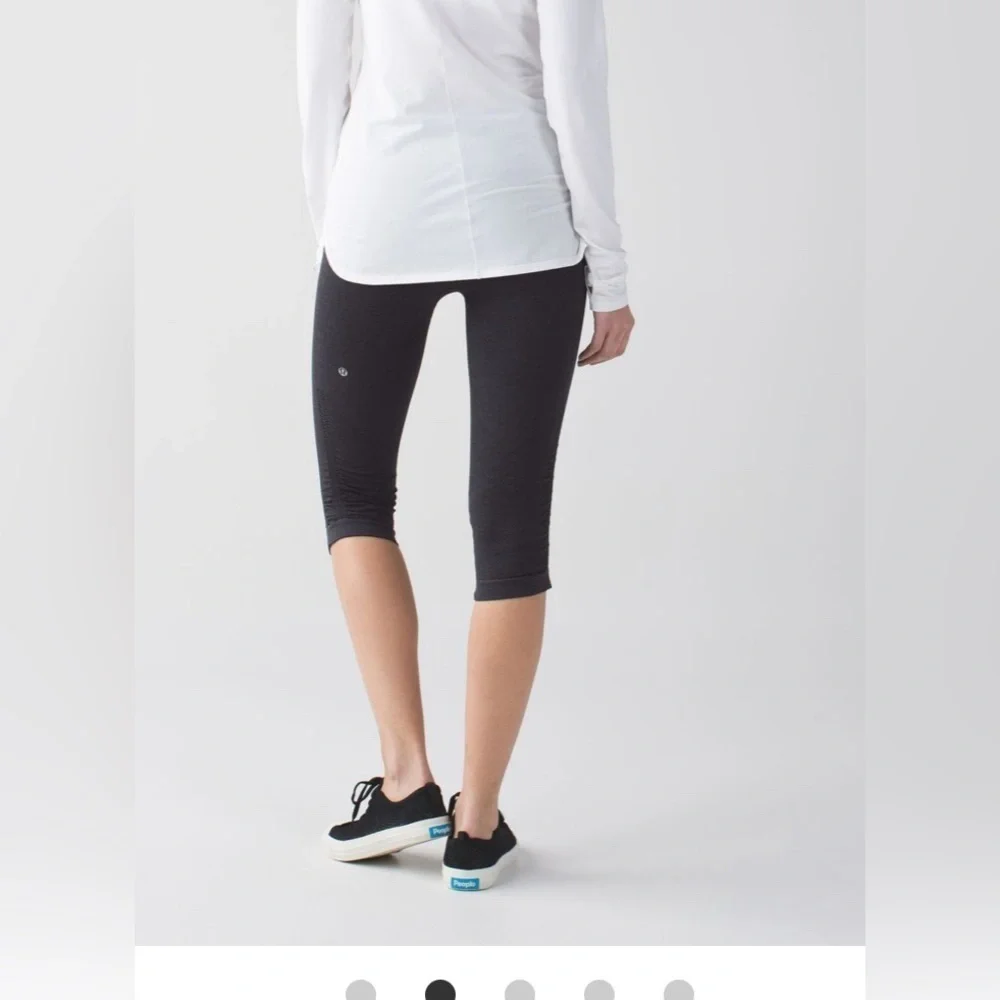 LULULEMON - In The Flow Crop II
Heathered Deep Coal sz4 - Picture 7 of 7